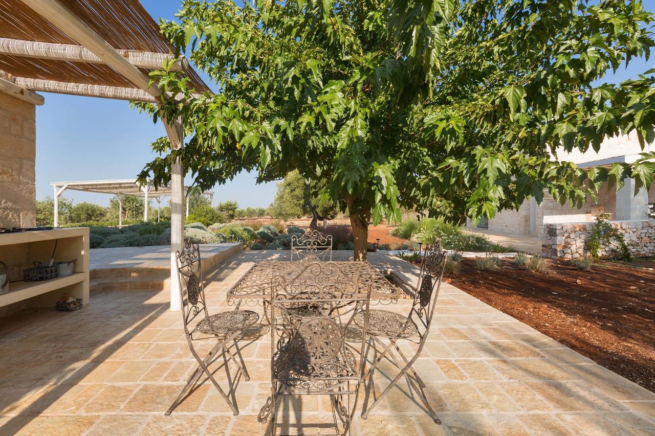 Вилла Casale Con Cipresso Остуни Экстерьер фото